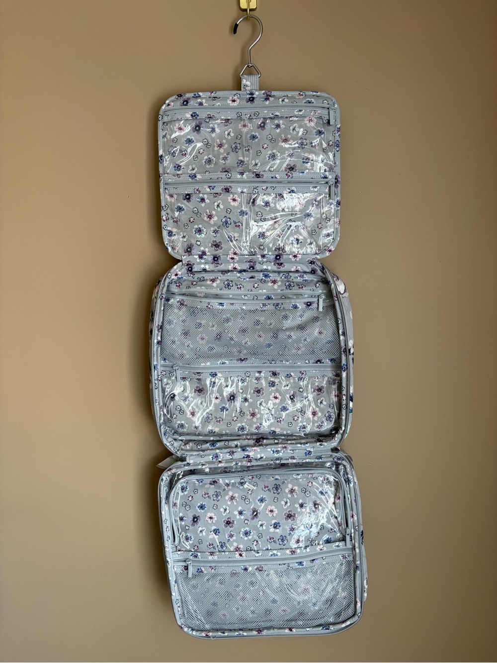 Vera Bradley Iconic Zip Hanging Travel Organizer Park Stripe